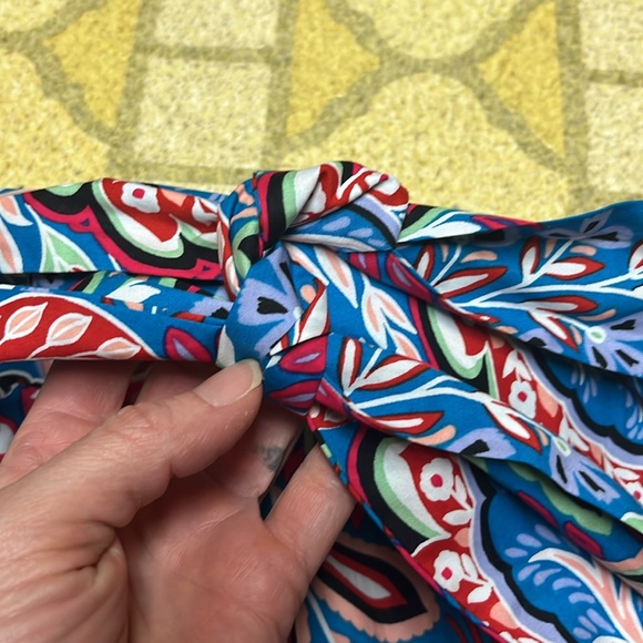 New Talbots bright beautiful skirt with matching belt - Picture 3 of 15